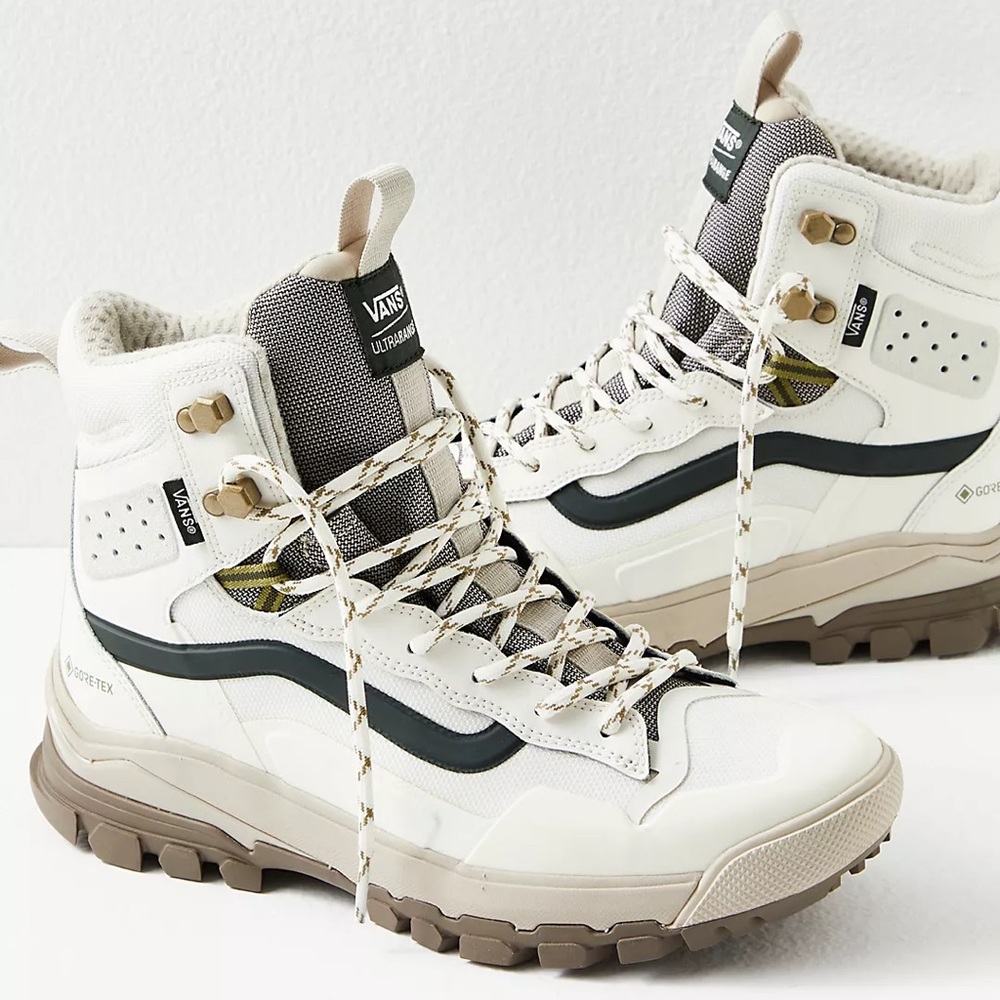 NWT Free People Vans Ultrarange Exo Hi Gore-Tex MTE-3 Sneakers Hiking Boots